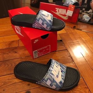 Men’s Nike benassi slides